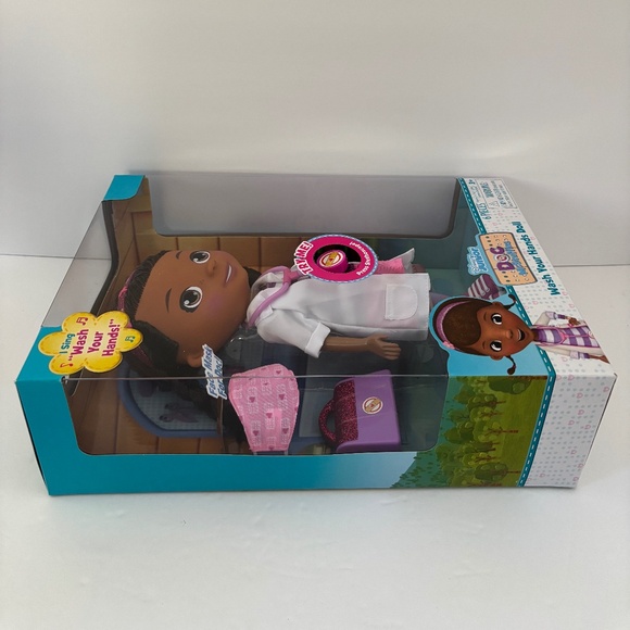 Disney Junior Doc McStuffins Wash Your Hands Talking Singing Doll 6-Piece NEW - Picture 5 of 8
